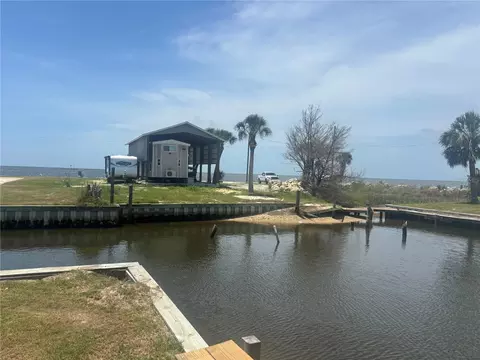 758 Main St, Horseshoe Beach, FL 32648