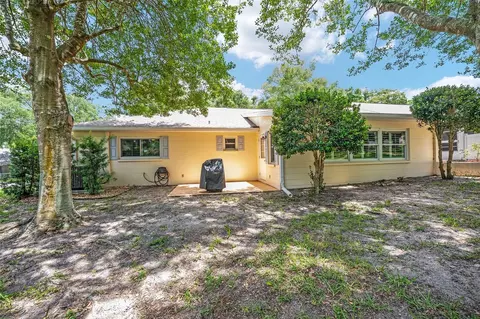 Exterior - 9820 SW 89th Ter #E, Ocala, FL 34481 photo 7 of 9
