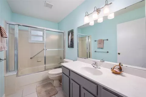 Bath - 9820 SW 89th Ter #E, Ocala, FL 34481 photo 4 of 5