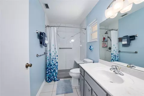 Bath - 9820 SW 89th Ter #E, Ocala, FL 34481 photo 2 of 5