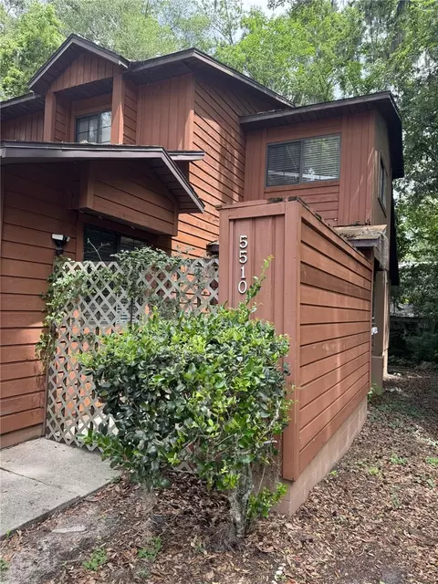 5510 SW 8th Pl, Gainesville, FL 32607