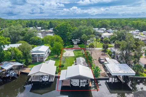 192 SE 241st St, Suwannee, FL 32692