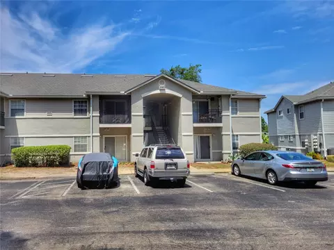 3705 SW 27th St #818, Gainesville, FL 32608