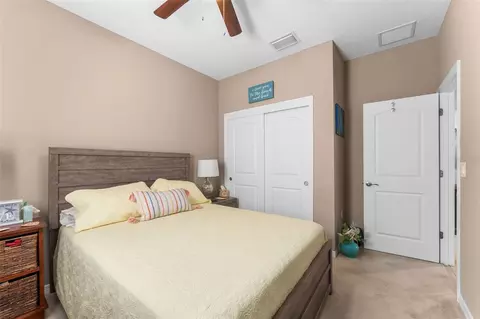 Bedroom - 5662 NW 40th Pl, Ocala, FL 34482 photo 3 of 4