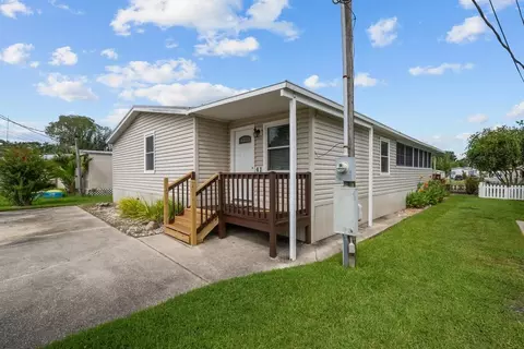 41 Scott St, Welaka, FL 32193 photo 2
