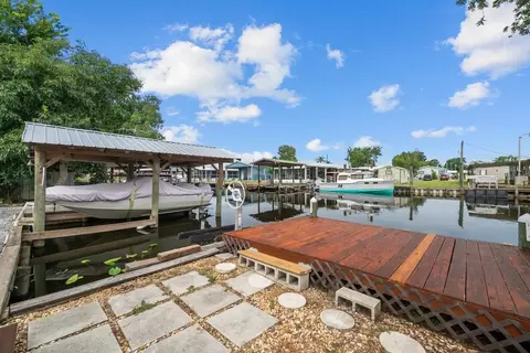 41 Scott St, Welaka, FL 32193 photo 3