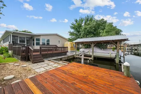 41 Scott St, Welaka, FL 32193 photo 5