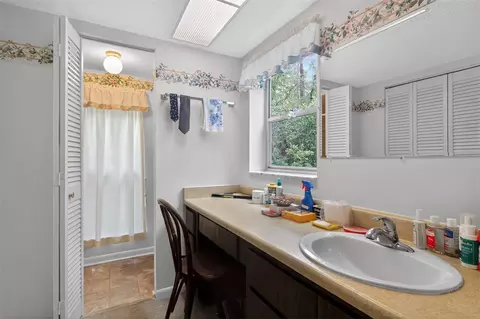 Bath - 9603 SW 17th Ave, Gainesville, FL 32607 photo 1 of 4