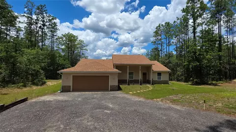 200 Hour Glass Cir, Hawthorne, FL 32640