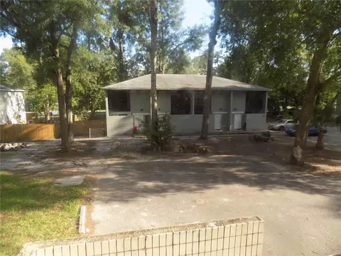 Exterior - 713 SW 69 St, Gainesville, FL 32607 photo 6 of 7