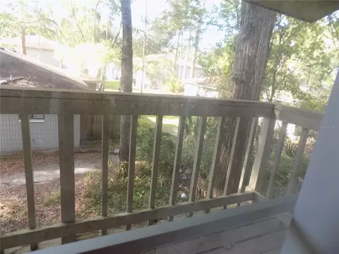 Exterior - 713 SW 69 St, Gainesville, FL 32607 photo 5 of 7