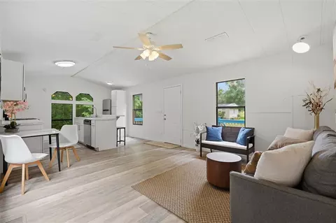 Living - 1212 NE 1st Ave, Williston, FL 32696 photo 1 of 3