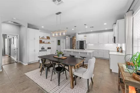 Dining - 3203 Dark Sky Dr, Saint Cloud, FL 34773 photo 3 of 4
