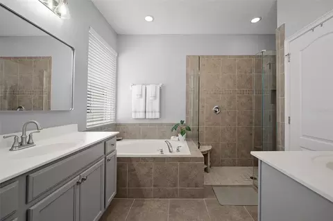 Bath - 3203 Dark Sky Dr, Saint Cloud, FL 34773 photo 1 of 5