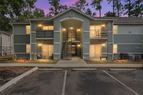 3705 SW 27th St #412, Gainesville, FL 32608