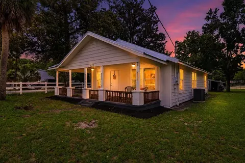 5570 Navarre Ave, Hampton, FL 32044