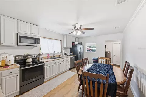 Kitchen - 5570 Navarre Ave, Hampton, FL 32044 photo 1 of 2