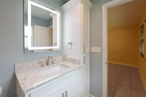 Bath - 7616 SW 10th Ave, Gainesville, FL 32607 photo 5 of 10