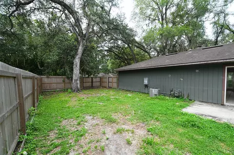 Exterior - 7616 SW 10th Ave, Gainesville, FL 32607 photo 4 of 5