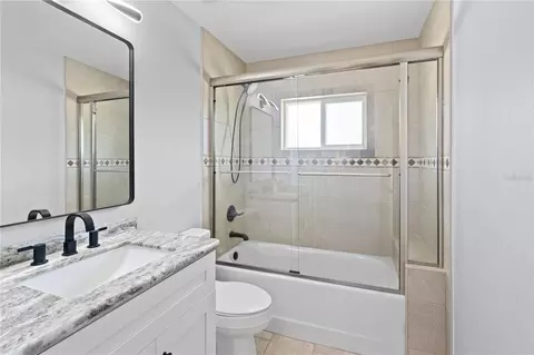 Bath - 11751 NE 108th St, Archer, FL 32618 photo 1 of 4