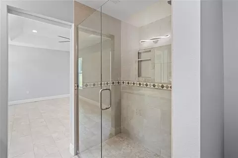 Bath - 11751 NE 108th St, Archer, FL 32618 photo 3 of 4