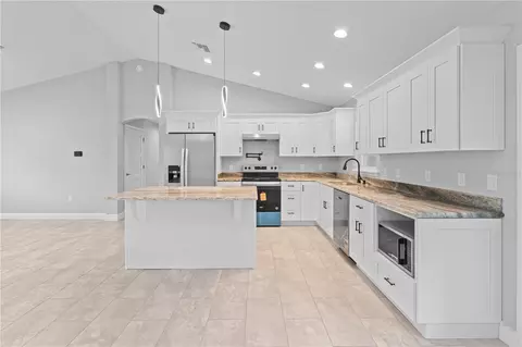 Kitchen - 11751 NE 108th St, Archer, FL 32618 photo 1 of 3