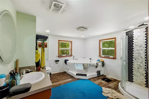 Bath - 108 Kitty Ave, Interlachen, FL 32148 photo 2 of 2