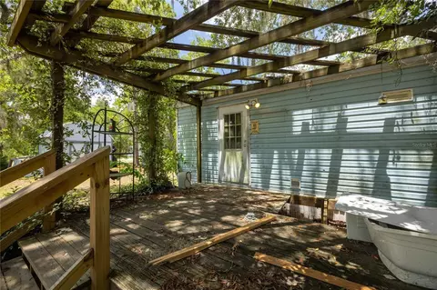 Exterior - 108 Kitty Ave, Interlachen, FL 32148 photo 3 of 7