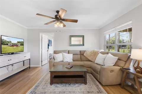 Living - 18950 NE 55th St, Williston, FL 32696 photo 2 of 3