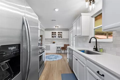 Kitchen - 18950 NE 55th St, Williston, FL 32696 photo 4 of 4