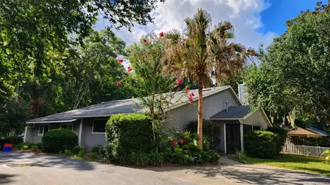 3915 NW 7th Pl, Gainesville, FL 32607