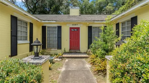 1237 Cardinal Ln, Deland, FL 32720