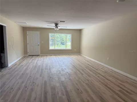 Living - 760 NE 149 Ct, Williston, FL 32696 photo 2 of 3