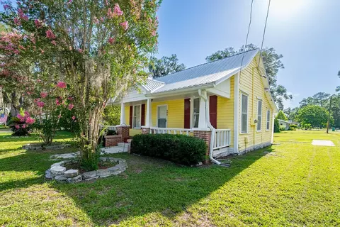 404 NE 2nd St, Trenton, FL 32693