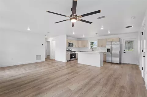 Living - 722 Alder Ln, Jasper, FL 32052 photo 1 of 4