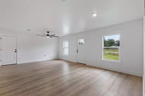 Living - 722 Alder Ln, Jasper, FL 32052 photo 4 of 4