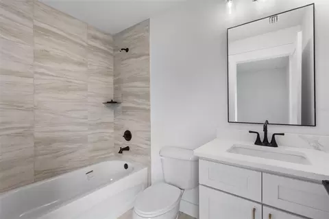 Bath - 722 Alder Ln, Jasper, FL 32052 photo 1 of 2