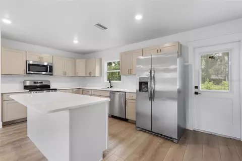 Kitchen - 722 Alder Ln, Jasper, FL 32052 photo 1 of 3