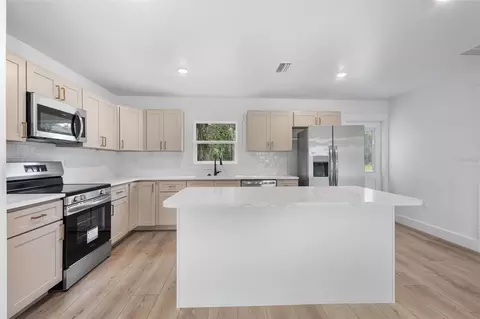 Kitchen - 722 Alder Ln, Jasper, FL 32052 photo 2 of 3