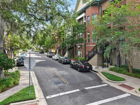 125 NE 4th St #38, Gainesville, FL 32601