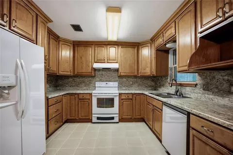 Kitchen - 130 SW 75th Ter, Gainesville, FL 32607 photo 2 of 3