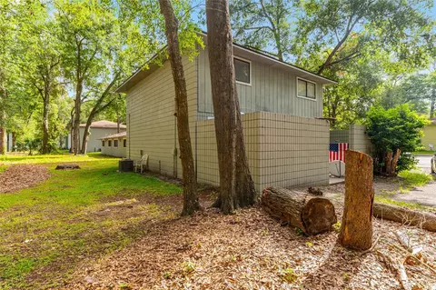 Exterior - 714 SW 69th St, Gainesville, FL 32607 photo 5 of 9