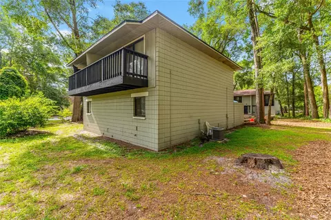 Exterior - 714 SW 69th St, Gainesville, FL 32607 photo 7 of 9