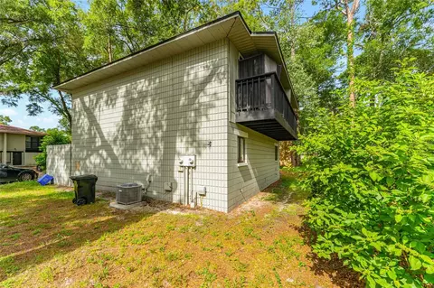 Exterior - 714 SW 69th St, Gainesville, FL 32607 photo 8 of 9