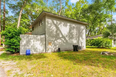Exterior - 714 SW 69th St, Gainesville, FL 32607 photo 2 of 9