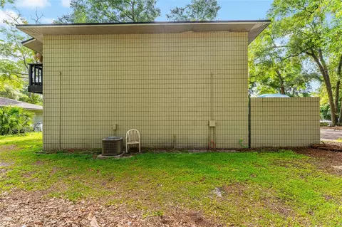 Exterior - 714 SW 69th St, Gainesville, FL 32607 photo 6 of 9