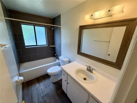 Bath - 723 SW 69th St, Gainesville, FL 32607 photo 2 of 2