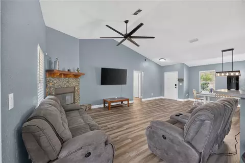 Living - 230 SE 150th Ave, Williston, FL 32696 photo 1 of 1