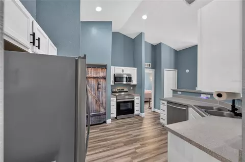 Kitchen - 230 SE 150th Ave, Williston, FL 32696 photo 2 of 2