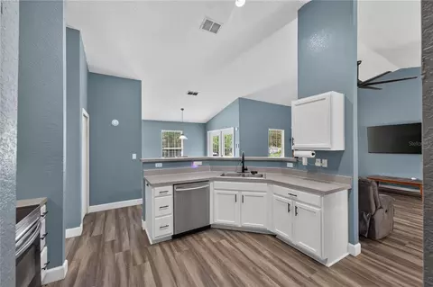 Kitchen - 230 SE 150th Ave, Williston, FL 32696 photo 1 of 2